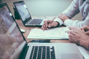 A consultoria comercial proporciona transações mais seguras